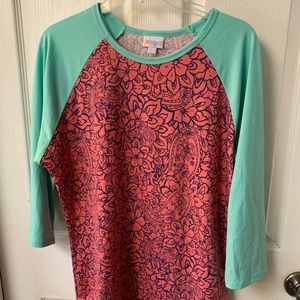 LuLaRoe Three Quarter Sleeve “Randy” Tee